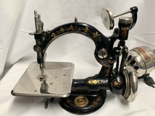 Vint.  National Sewing Machine B.  Eldridge Automatic With Walnut Cabinet