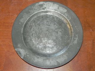 Antique 18th Century Pewter Plate Engraved Coat Of Arms " Avancez " Thomas Ridding