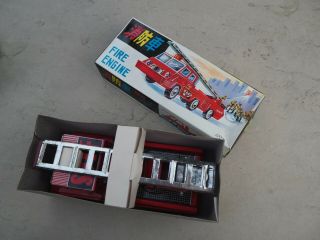 China Tin 1960 ' s Rare Model MF 183 FIRE ENGINE Friction Toy with Box 2