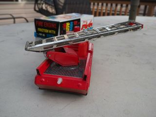 China Tin 1960 ' s Rare Model MF 183 FIRE ENGINE Friction Toy with Box 4