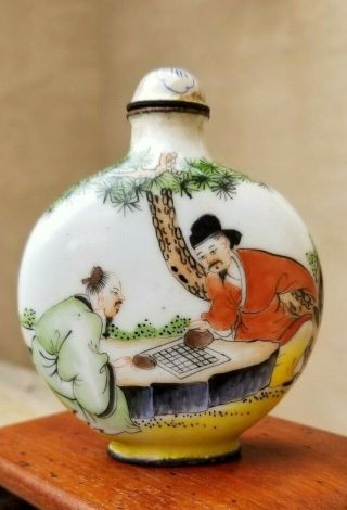 19th/20th C.  Antique Chinese Hand Painted Snuff Bottle w/ Red 4 Character Mark. 3