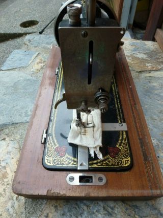 Antique Vesta Hand Crank Sewing Machine 1920 ' s? 3