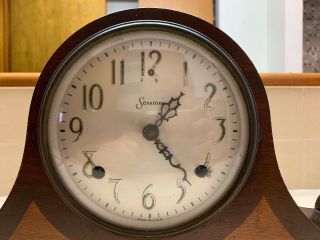 VINTAGE SESSIONS MANTLE CLOCK CIRCA 1900 ' S WITH SIGNATURE PENDULUM AND KEY 2