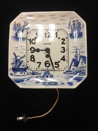 Vintage Newark Clock Company Electric Porcelain Wall Clock Delft Plate Style