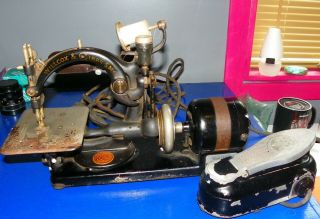 Antique Willcox & Gibbs Automatic Noiseless Sewing Machine 2