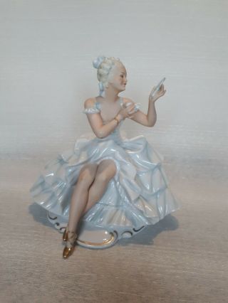 Vintage Wallendorf German Porcelain.  Figurine Ballerina.  Art Deco.  Wallendorf.