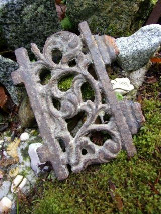 1800 ' s antique iron fence fragment very old & primitive great for garden art 5