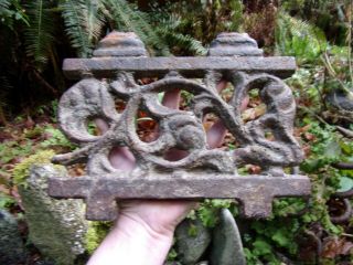1800 ' s antique iron fence fragment very old & primitive great for garden art 7