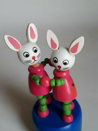 VINTAGE WOODEN DANCING PAIR RABBITS DANCERS PUSH BUTTON PUPPET PUSH - UP GAME TOY 2