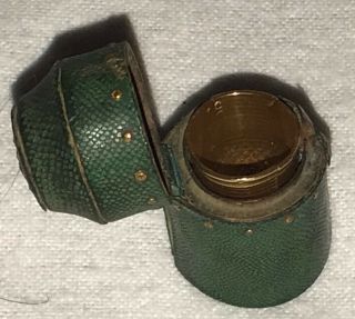 A Pretty 18th Century Gold Thimble In Shagreen Case. 3