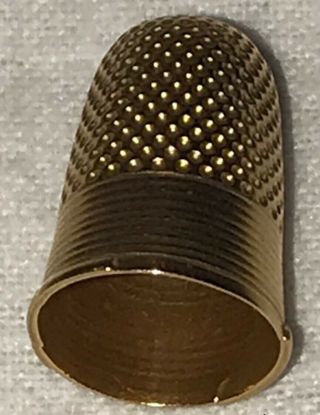 A Pretty 18th Century Gold Thimble In Shagreen Case. 4