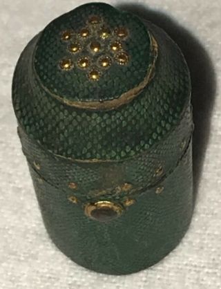 A Pretty 18th Century Gold Thimble In Shagreen Case. 6