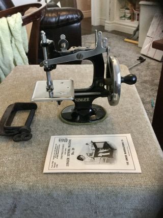 Rare Unique 1922 Antique Vintage Singer 20 Toy Sewing Machine Small Child