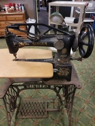 Antique Singer Industrial 29 - 4 Cobbler Leather Treadle Sewing Machine.  Complete. 2