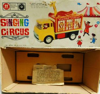 1960 TOMY JAPAN SINGING ANIMAL CIRCUS TIN TOY TRUCK w/ SOUNDS & MOTOR,  BOX LN 4