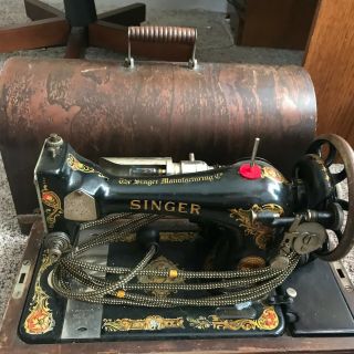 Vintage Singer Sewing Machine 1920 