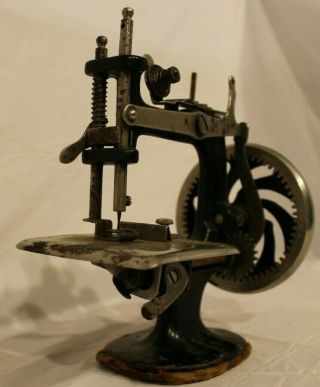 Antique Mini Singer Toy Sewing Machine,  Rare & Collectible Pre - 1960s Toy