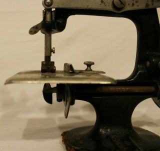 Antique Mini Singer Toy Sewing Machine,  Rare & Collectible Pre - 1960s Toy 3