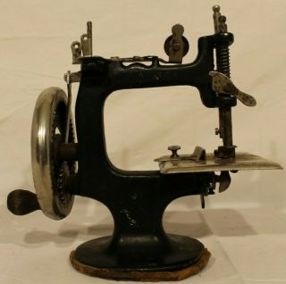 Antique Mini Singer Toy Sewing Machine,  Rare & Collectible Pre - 1960s Toy 6