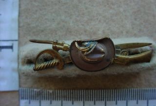 South African Boer War Brooch,  Crossed Sword/rifle With Slouch Hat And Feathers