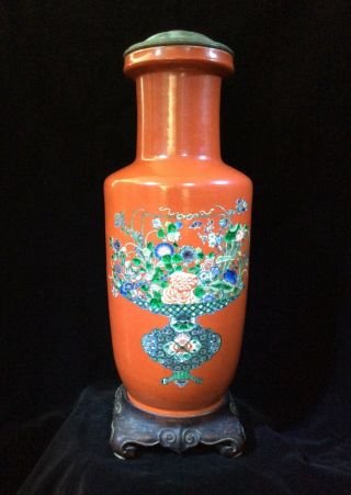 ANTIQUE CHINESE PORCELAIN VASE FAMILLE VERTE ON CORAL 19th Century WITH STAND 7