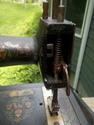 Antique F W Muller Cast Iron Hand Crank Child ' s Sewing Machine Model 2232 7