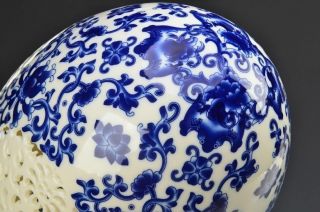 Chinese Blue and White porcelain Egg shape Openwork carving art d02 5
