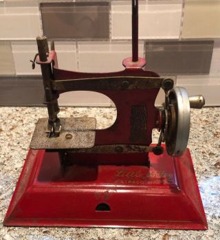 Vintage Small Red Little Betty Metal Toy Sewing Machine Made In England