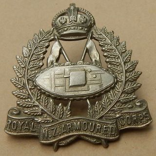 Royal Zealand Armoured Corps Tank Regiment Kc Whitemetal Cap Badge Armored