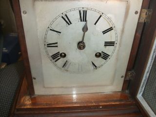 VINTAGE STRIKING MANTEL CLOCK - WITH KEY - PENDULUM 6