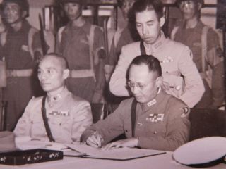 RARE 5x7 WWII Chinese photograph of Chinese singing Surrender papers 9