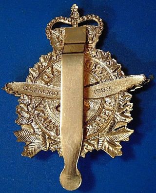 Canada RCAF R.  C.  A.  F.  Royal Canadian Air Force enameled metal cap badge C LAMOND 2