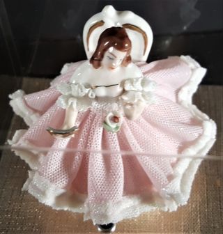 Antique Dresden REGAL LADY SITTING & WAVING Figurine Porcelain Lace 8