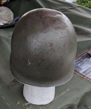 OUTSTANDING WW2 American officer ' s steel combat helmet with liner 3