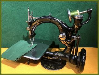 Cute Lil Old Willcox & Gibbs Rear Medallion Antique Sewing Machine