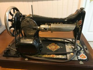 Vintage 1925 Singer Electric Sewing Machine Serial No.  AA662201 in Bent Wood Case 5