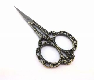 Sewing Vintage Antique Tools Plum Blossom Needlework Embroidery Scissors Bronze