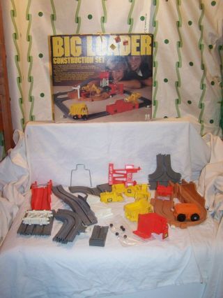 Vintage 1977 Tomy Big Loader Construction Set 5001