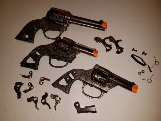 3 Cast Vintage Kenton Toy Co Gene Autry Cap Guns Toys & Parts