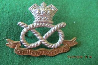 Militaria - Great Britain - The South Staffordshire Regiment Cap Badge Qvc