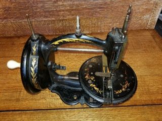 RARE ANTIQUE Prima Donna 1870 Victorian hand crank sewing machine 5