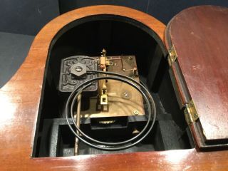 Antique / vintage Napoleon hat mantle clock 5