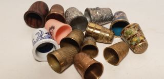 13 OLD THIMBLES - FOR SEWING - WOOD - PORCELAIN - ADVERTISING - ENAMEL - BRASS - NR 4