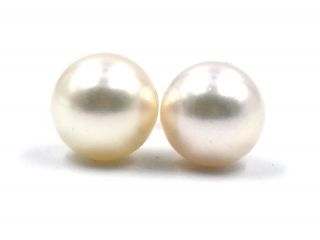 VINTAGE MIKIMOTO 8.  2MM PEARL STUD EARRINGS 18K YELLOW GOLD DESIGNER SIGNED 4