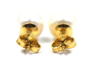 VINTAGE MIKIMOTO 8.  2MM PEARL STUD EARRINGS 18K YELLOW GOLD DESIGNER SIGNED 5
