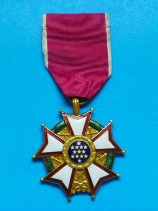 Wwii U.  S.  Legion Of Merit Legionnaire Medal
