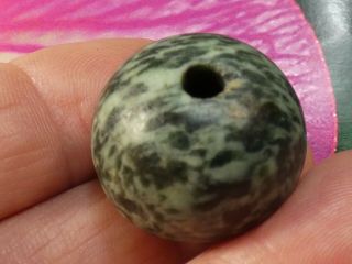 MUSEUM QUALITY ANCIENT PRE - COLUMBIAN MESOAMER.  GIANT GRN JADE BEAD 26.  3 BY 23 MM 4