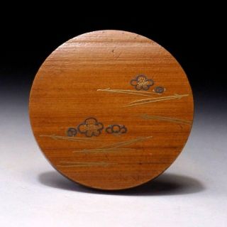 IM5: Japanese Lacquered Wooden Incense Case,  Kogo by Famous Seifu Kanematsu 3