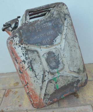 GERMAN WWII WEHRMACHT JERRY CAN / GAS CAN 1943 WAR RELIC KRAFTSTOFF 2