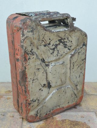 GERMAN WWII WEHRMACHT JERRY CAN / GAS CAN 1943 WAR RELIC KRAFTSTOFF 8